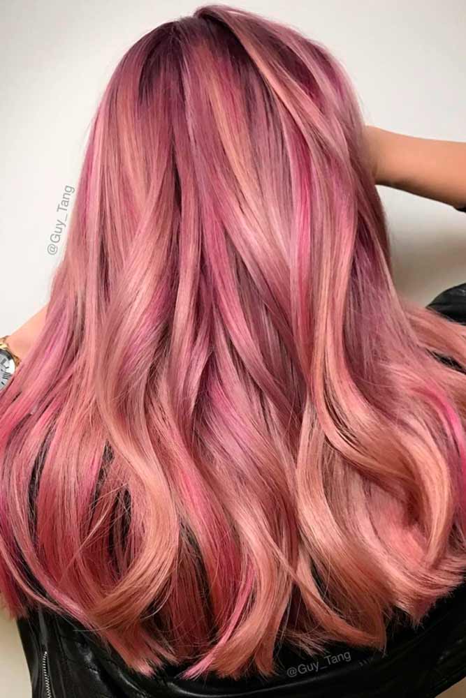 sweet-strawberry-blonde-hair-pink-wavy-medium-balayage