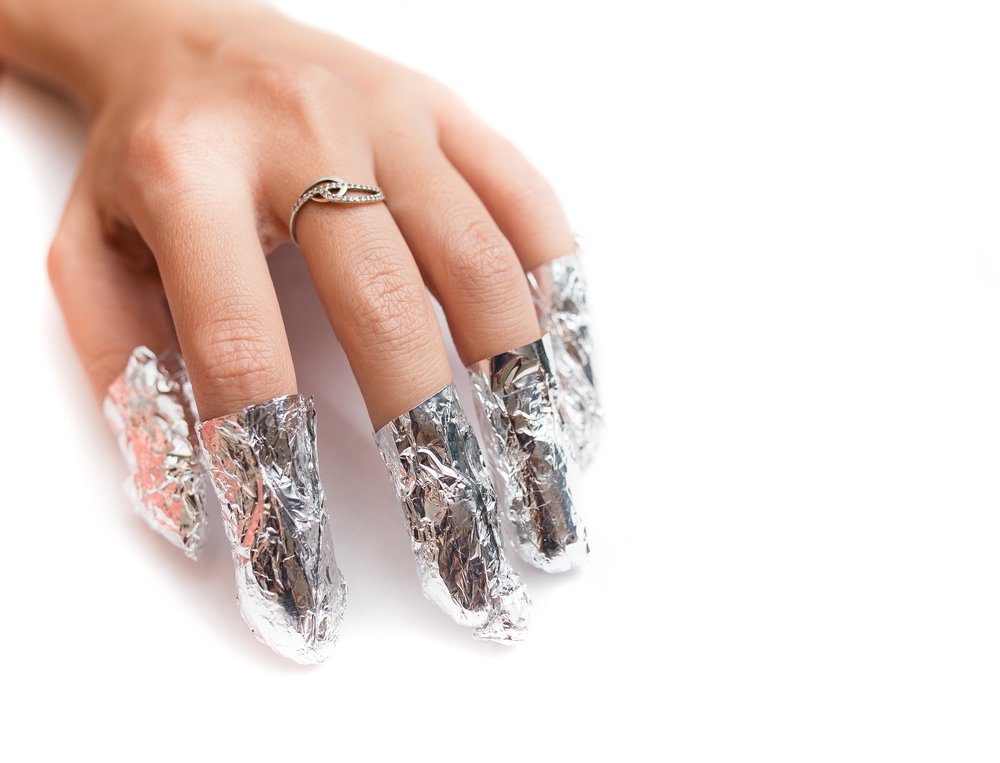 Here's How You Can Remove Your Gel Manicure At Home During This ...